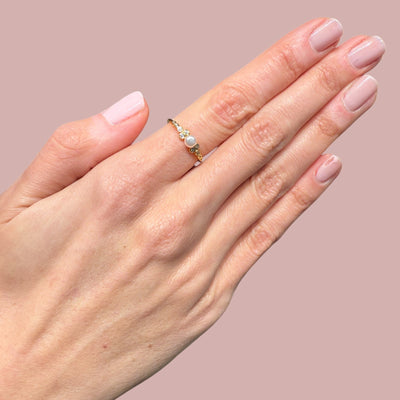 Cluster Single Pearl Ring