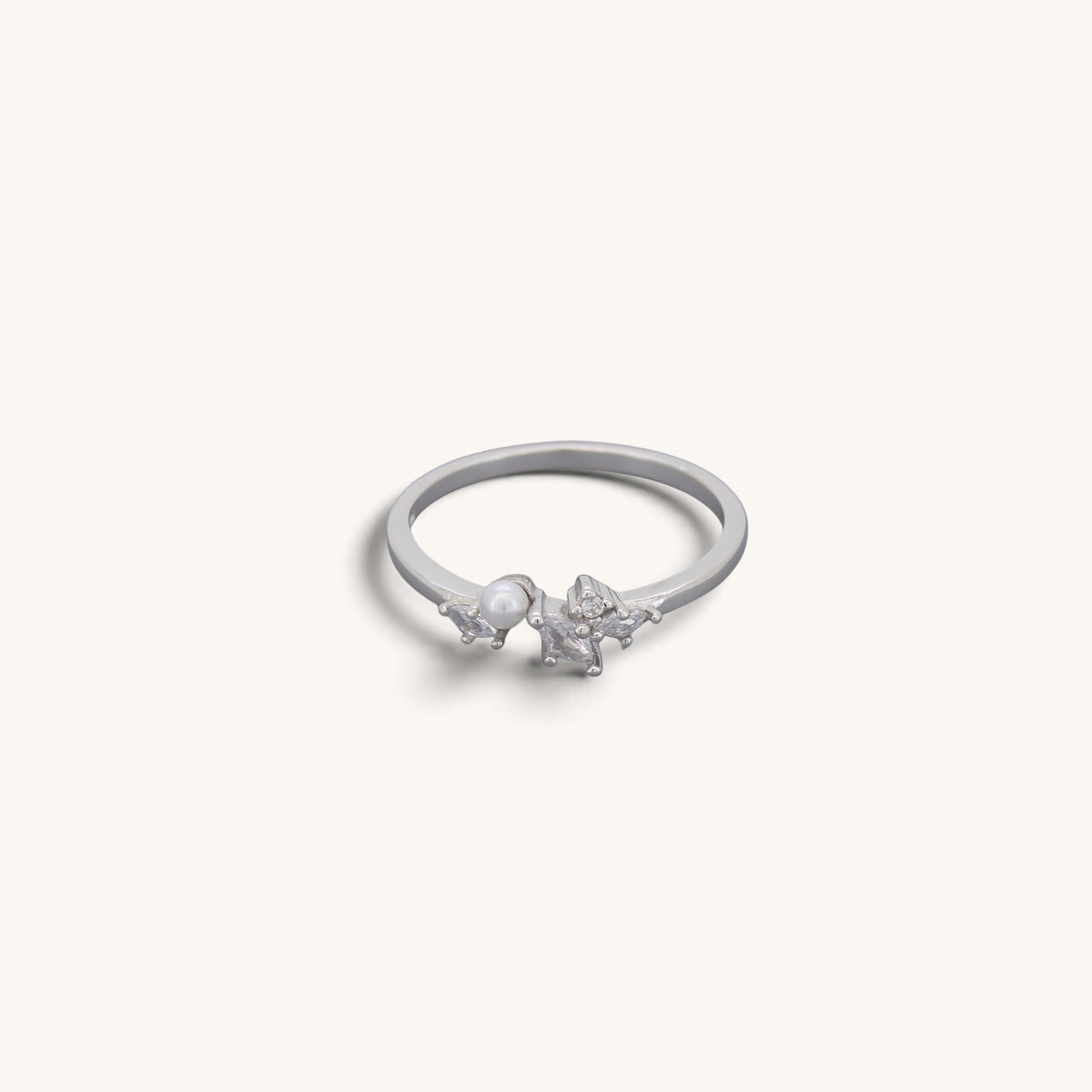Single Pearl Cluster Rings