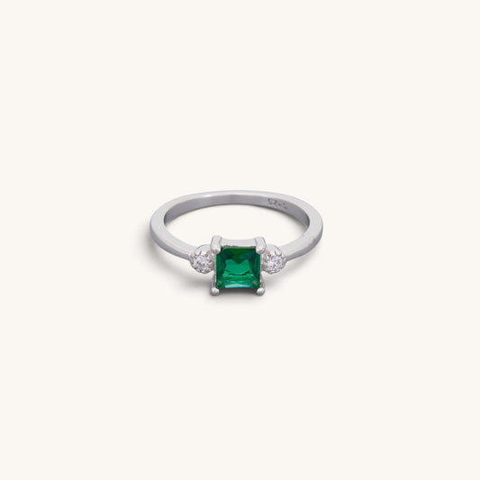 Emerald Look Princess Rings