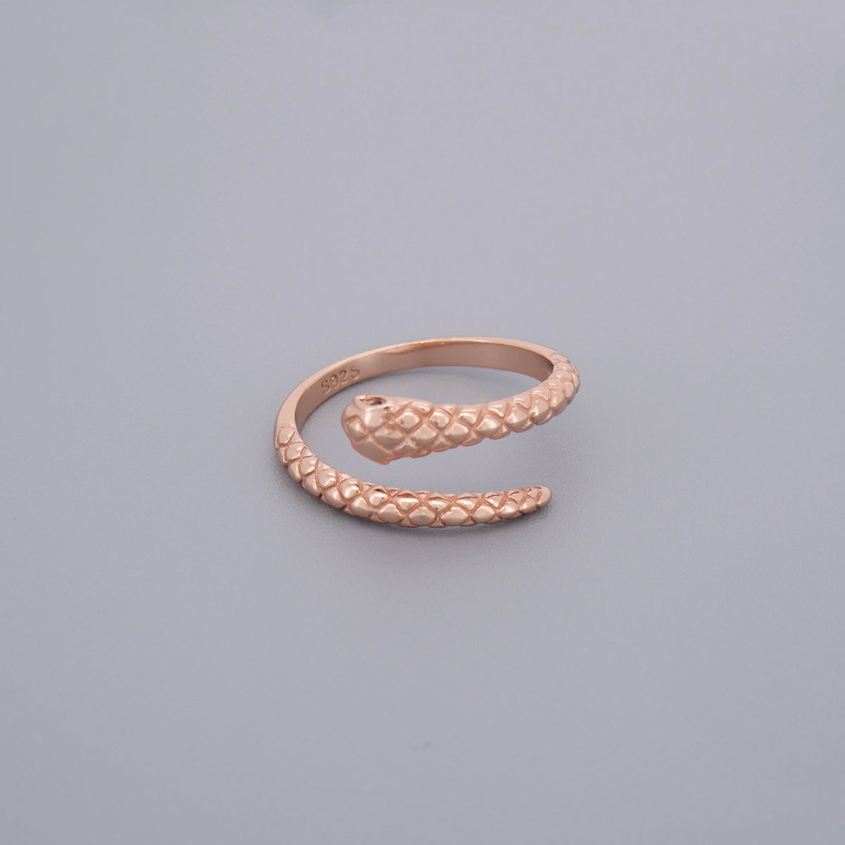 Adjustable Skin Detail Snake Ring
