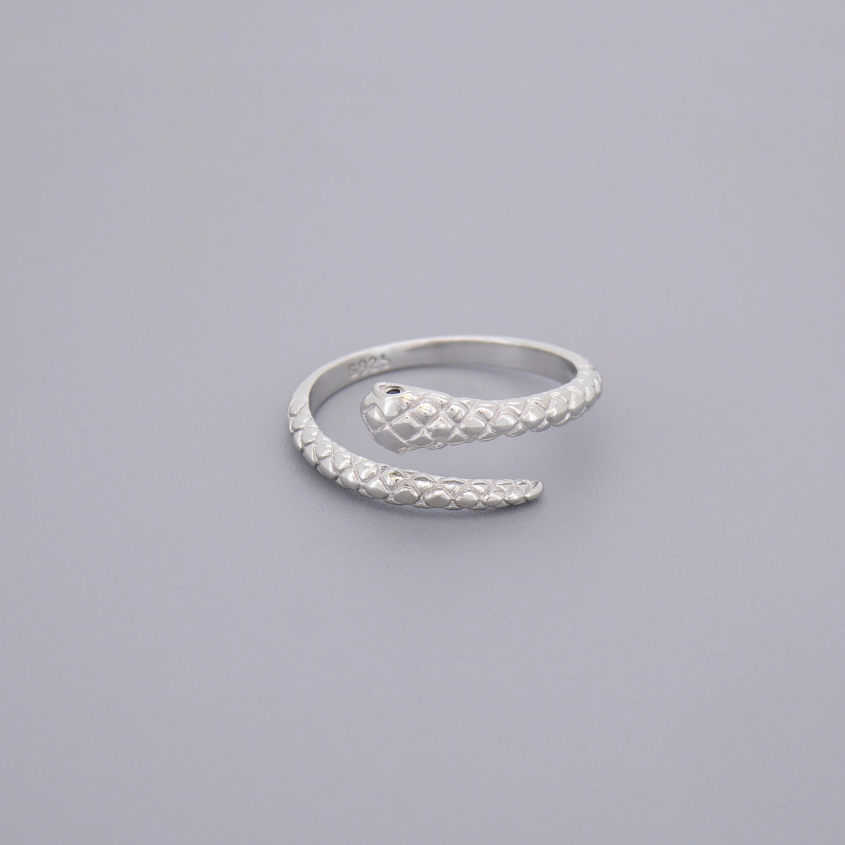 Adjustable Skin Detail Snake Ring
