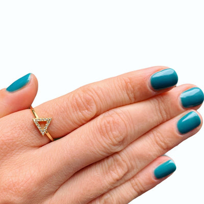 Triangle V Ring