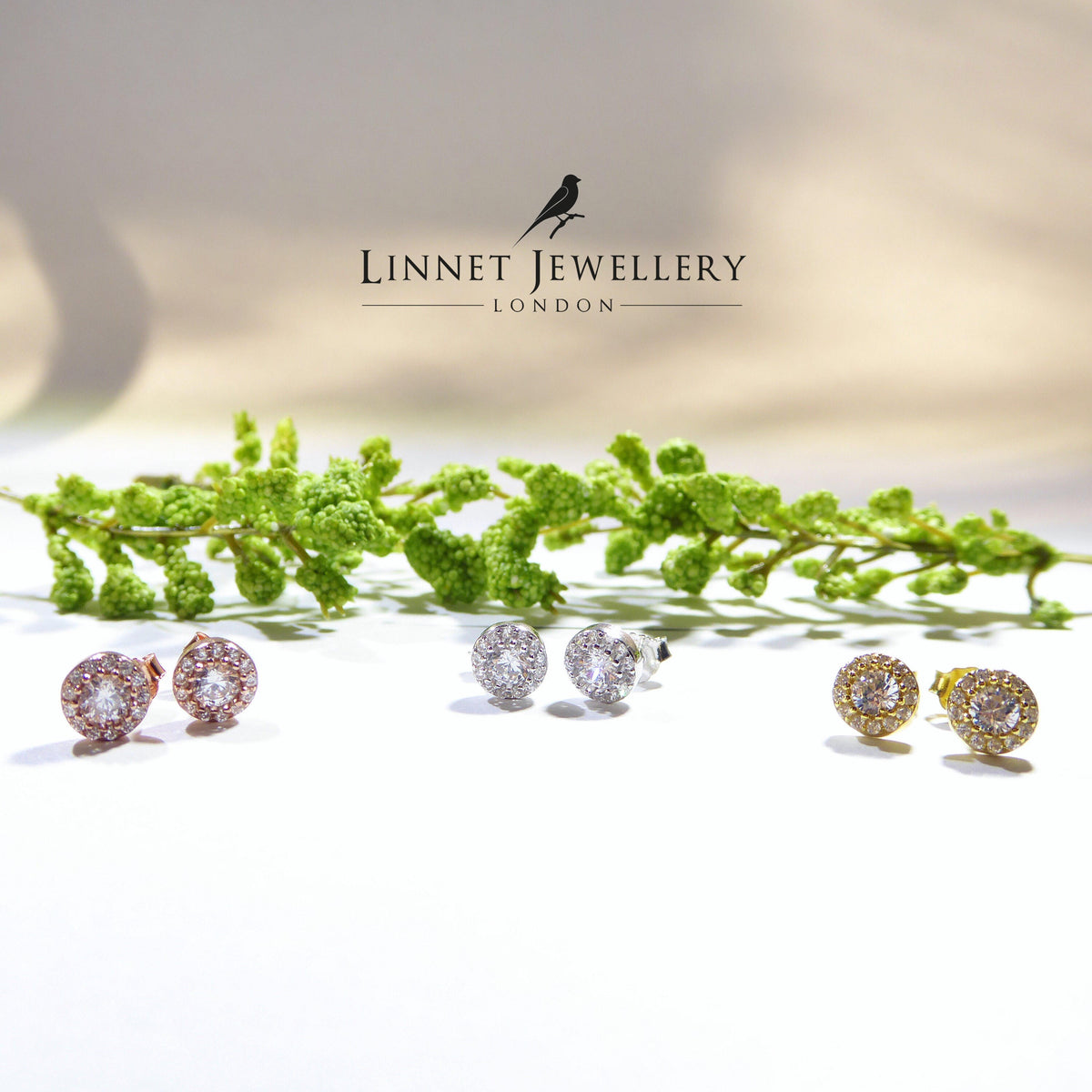 Small Lux Single Stone Stud Earrings