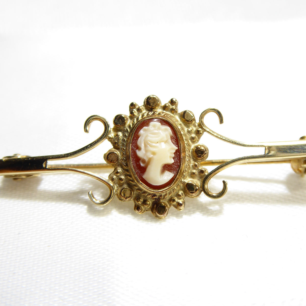 Vintage 9ct Solid Gold & Cameo Bar Brooch / Pin