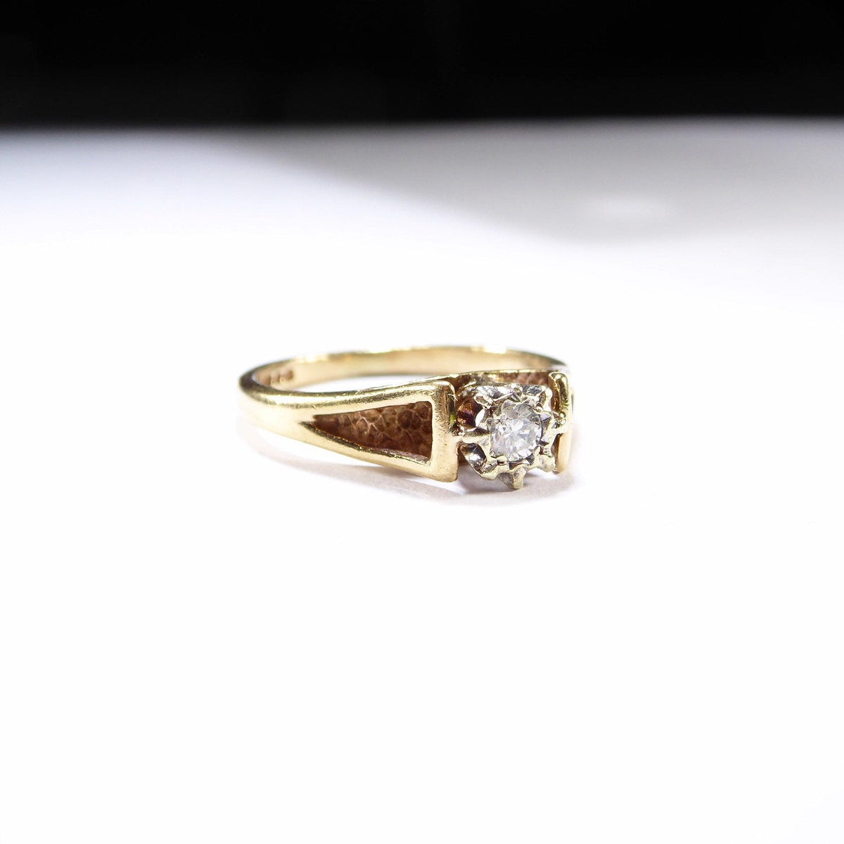 British Vintage Single Stone Diamond Solitaire Ring , 9ct Solid Gold ( UK L - US 6 )