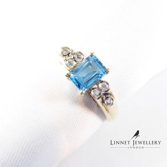 Vintage Topaz & Diamond Ring , Solid 9K Gold ( UK R 1/2 , US 9 )