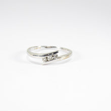 British Vintage 0.10ct Diamond Three Stones Engagement Ring , 9ct White Gold  ( UK O - US 7 / 15mm )