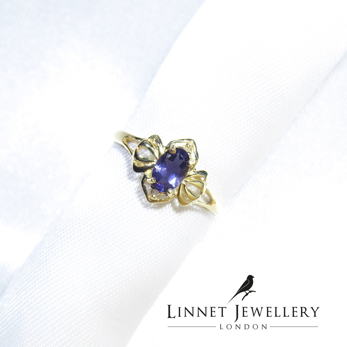 British Vintage Tanzanite & Diamond Ring , 9ct Solid Yellow Gold ( UK O - US 7 / 15mm )