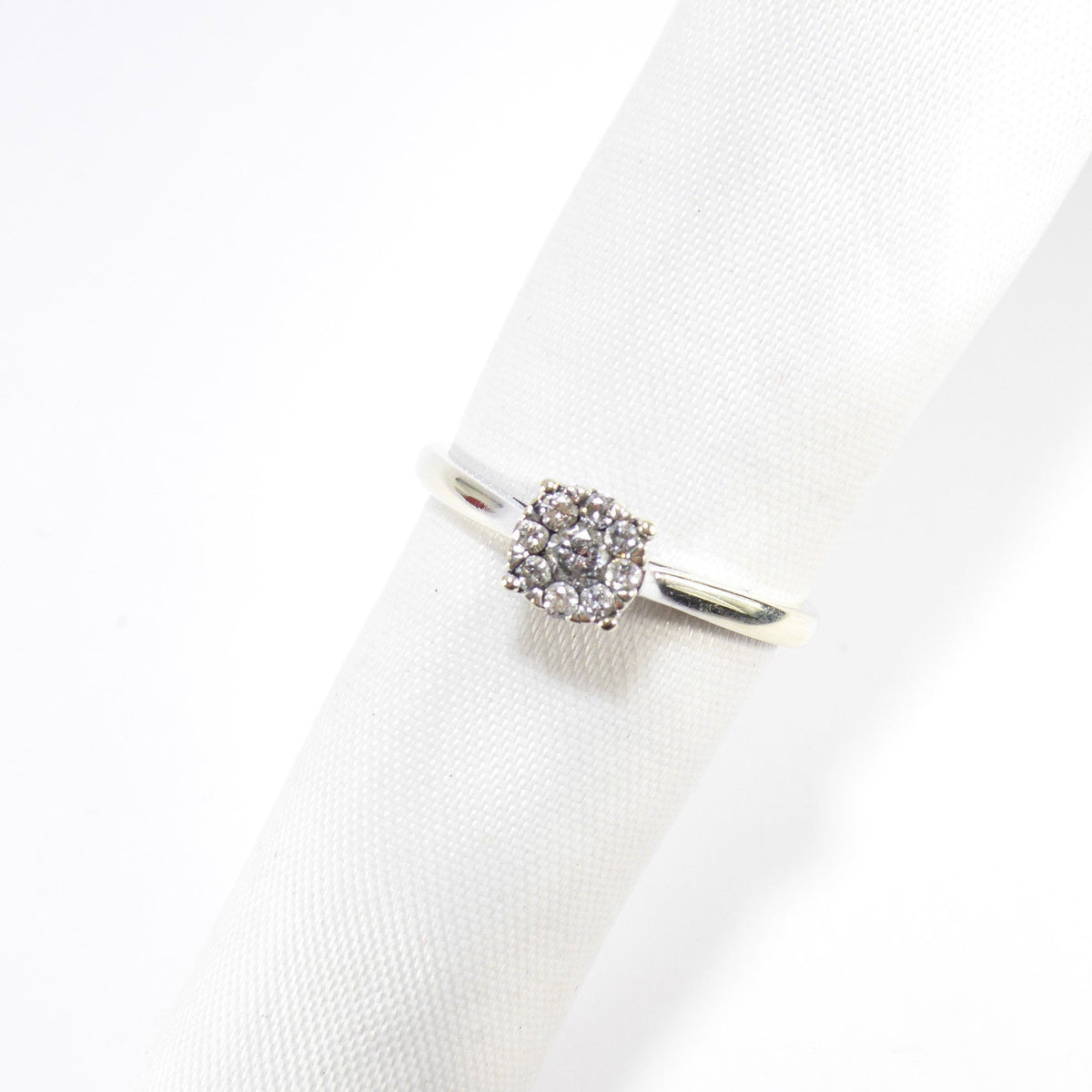 British Vintage .25ct Diamond Solitaire Ring, 9ct Solid White Gold ( UK P  - US 7.5 )