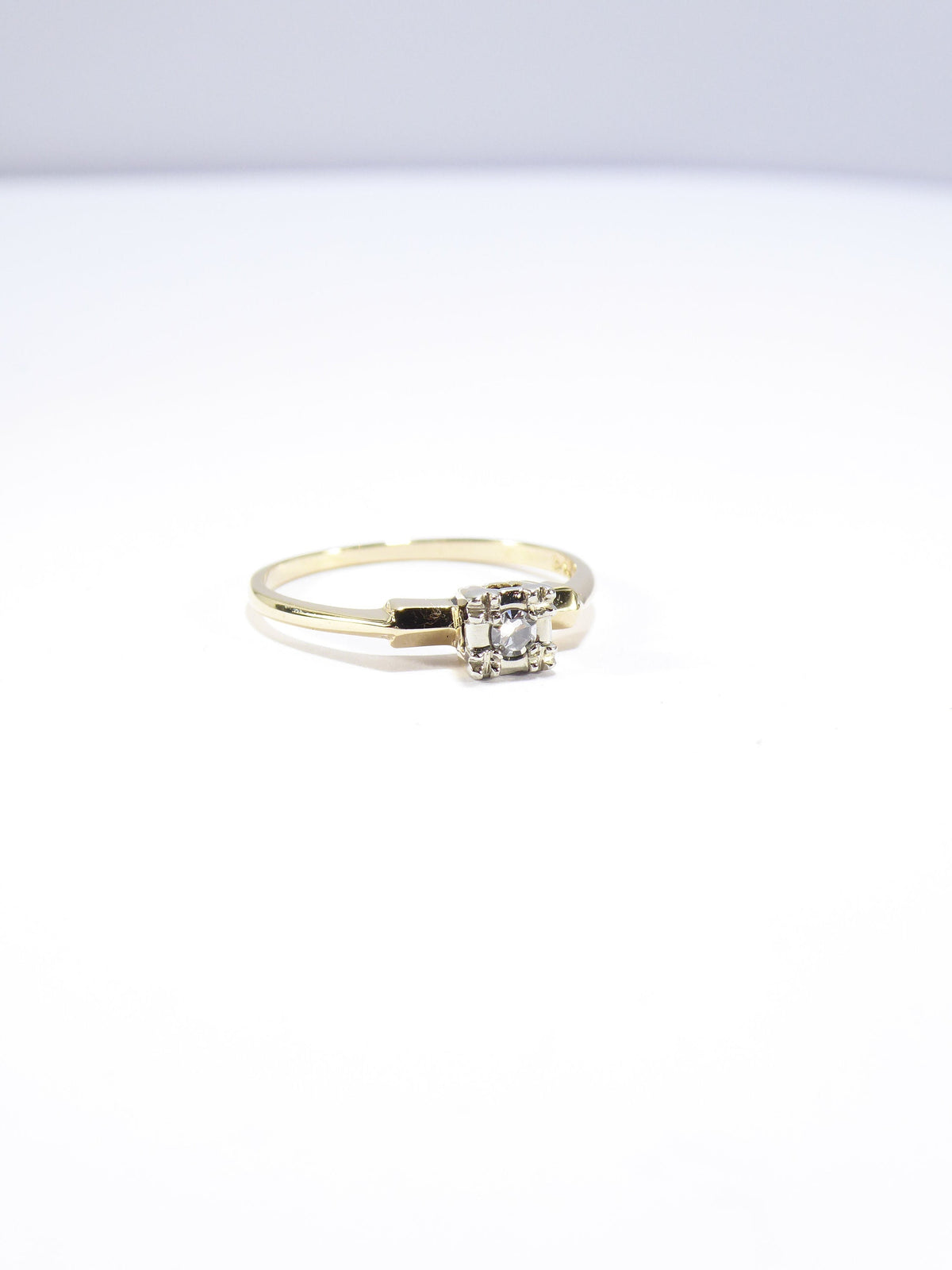 Vintage Thin .15ct Diamond Solitaire Ring, 14ct Solid Yellow Gold ( UK L  - US 6 )