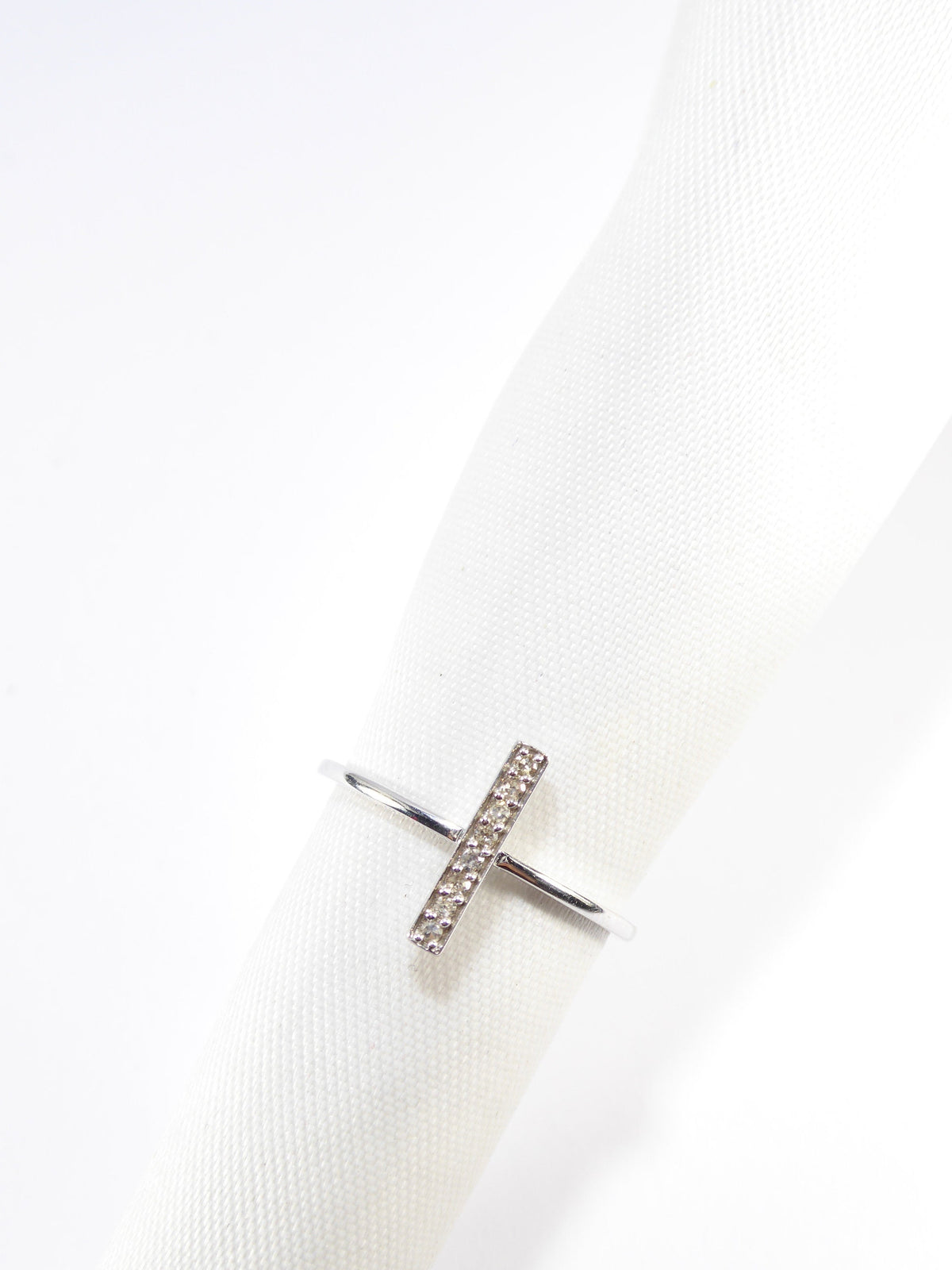 British Vintage Genuine Diamond Bar Ring, 9k White Gold ( UK M , US 6 )