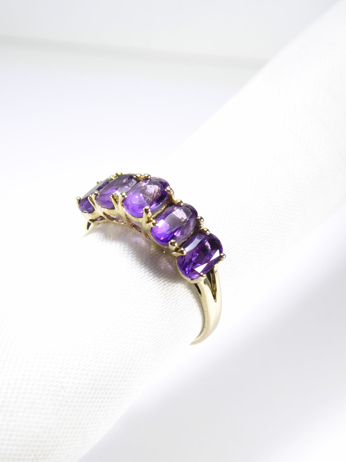 Vintage British Amethyst Ring , 9k Solid Gold ( UK P , US 7.5 , 16mm )