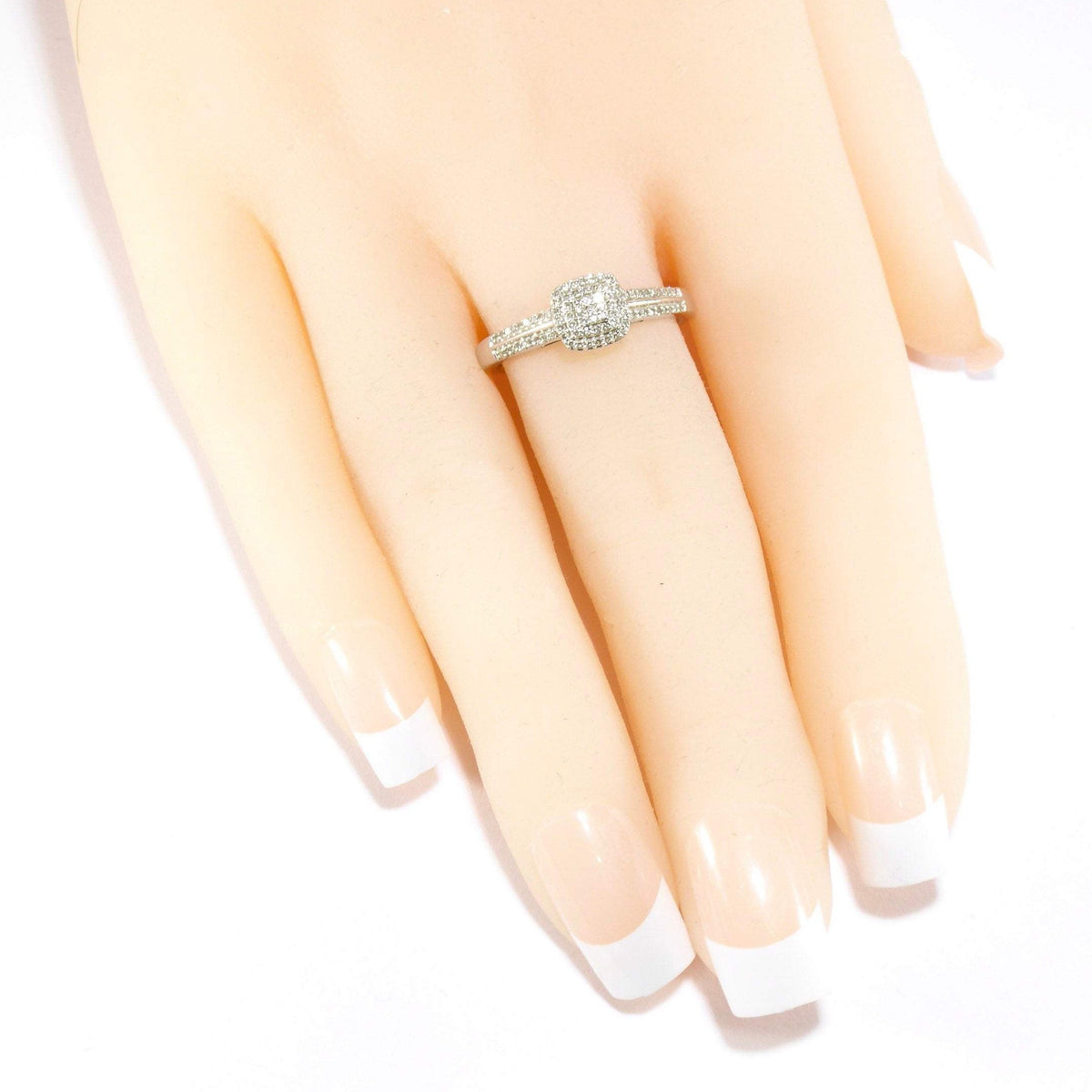 British Vintage 0.20ct Diamond Engagement Ring, 9k White Gold ( UK P , US 7.5 )